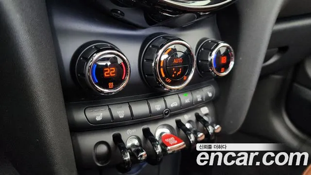 2020 Mini Cooper S Convertible Standard Sold VIN WMWWP1102L3M11720 – exterior detail 2020 Mini Cooper S Convertible Standard Sold VIN WMWWP1102L3M11720 – exterior detail