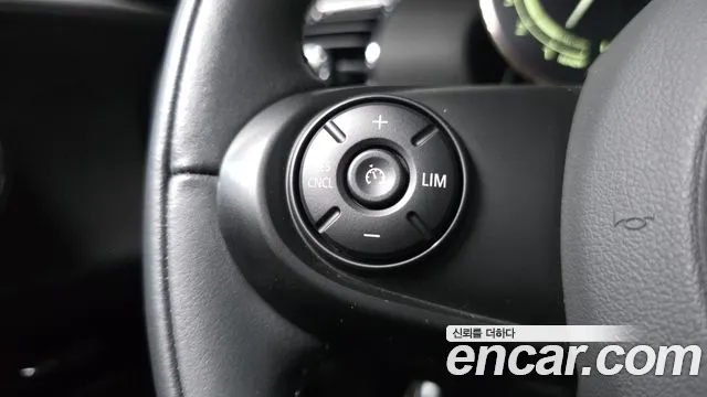2021 Mini Cooper Clubman High Sold VIN WMWXJ3103M2P13297 – front exterior