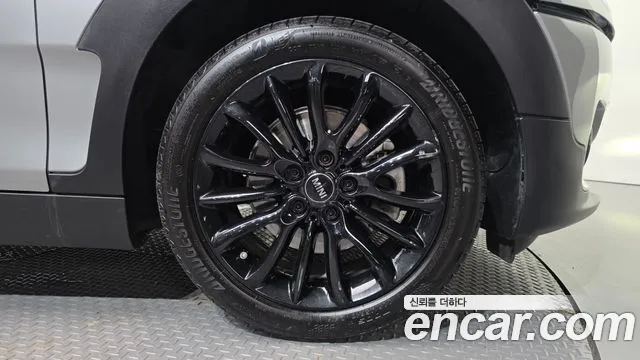 2023 Mini Cooper Clubman Classic VIN WMWXJ3103P2U04126