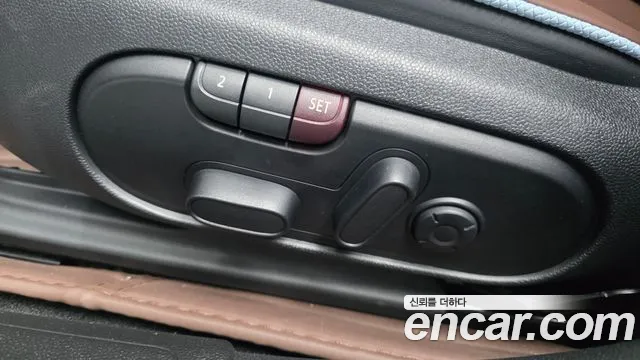 2024 Mini Cooper Clubman Final Edition Sold VIN WMWXJ3104R2V75082 – front exterior