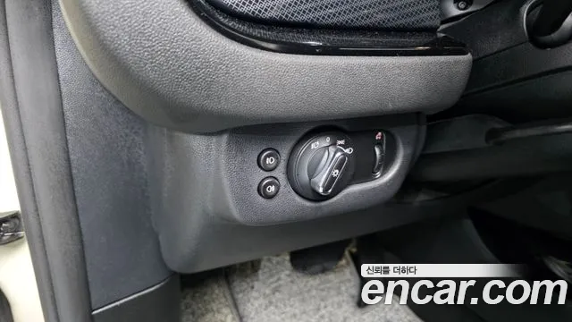 2021 Mini Cooper Clubman High Sold VIN WMWXJ3105M2N30001 – interior seats 2021 Mini Cooper Clubman High Sold VIN WMWXJ3105M2N30001 – interior seats