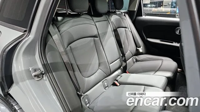 2021 Mini Cooper Clubman Standard Sold VIN WMWXJ3108M2P06782 – trunk area