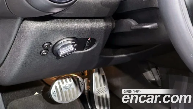 2018 Mini Cooper D Standard Sold VIN WMWXN3107J2E02068 – undercarriage