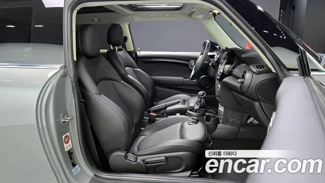 2018 Mini Cooper D Standard Sold VIN WMWXN3107J2E02068 – photo 14