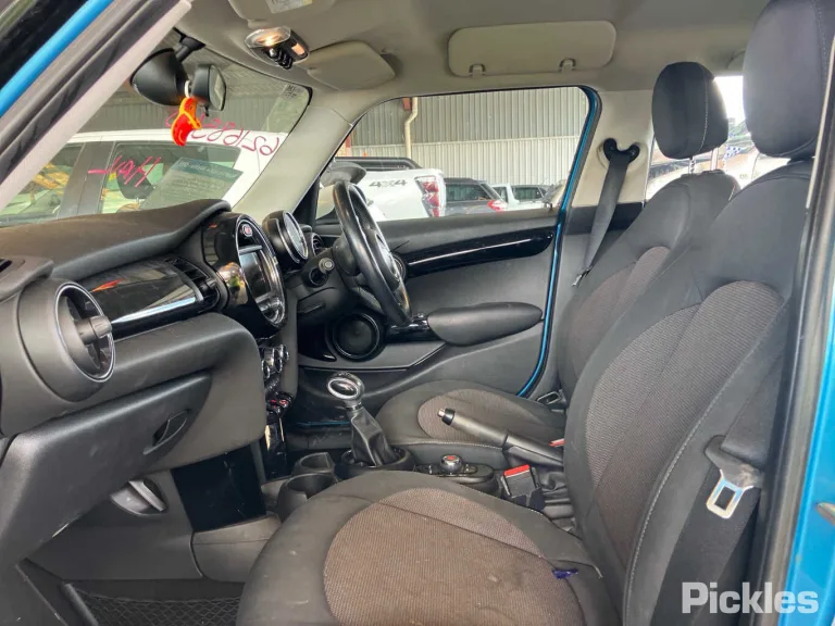 2015 Mini Hatch Damaged VIN WMWXT32090T855313 – rear exterior