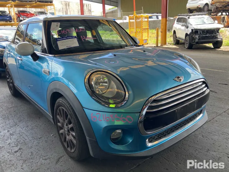 2015 Mini Hatch Damaged VIN WMWXT32090T855313 – trunk area