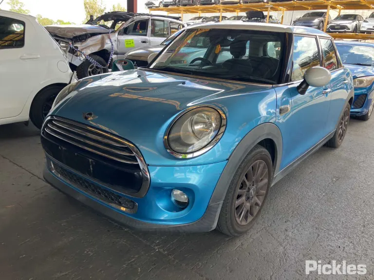 2015 Mini Hatch Damaged VIN WMWXT32090T855313 – odometer reading