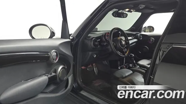 2018 Mini Cooper 5Door Standard Sold VIN WMWXU1100J2G06069 – photo 29