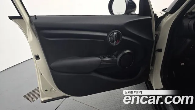2018 Mini Cooper Standard Sold VIN WMWXU1102J2H33339 – side profile