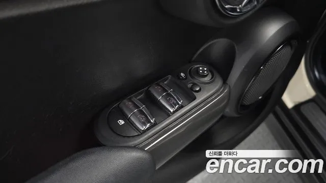 2018 Mini Cooper Standard Sold VIN WMWXU1102J2H33339 – photo 11