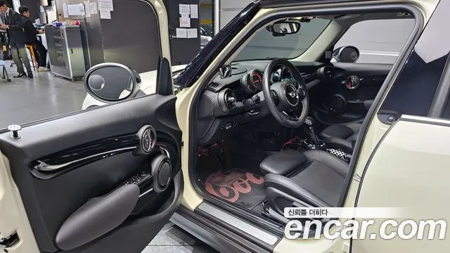 2018 Mini Cooper 5Door HIGH Sold VIN WMWXU1109J2H04100 – photo 17