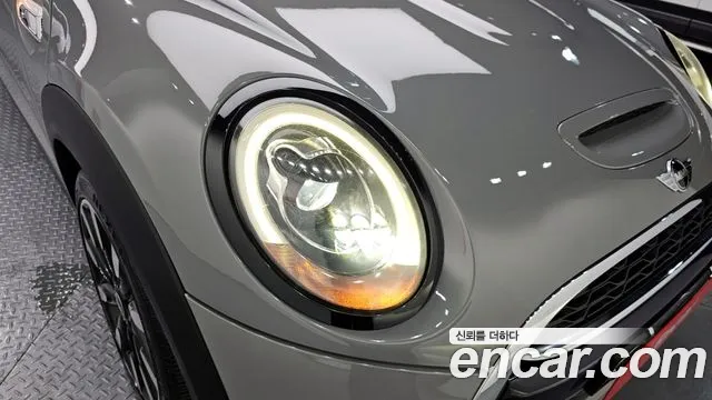 2018 Mini Cooper S 5Door Standard Sold VIN WMWXU3106J2D46935 – side profile 2018 Mini Cooper S 5Door Standard Sold VIN WMWXU3106J2D46935 – side profile