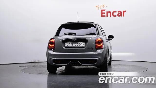 2018 Mini Cooper S 5Door Standard Sold VIN WMWXU3106J2D46935 – photo 12 2018 Mini Cooper S 5Door Standard Sold VIN WMWXU3106J2D46935 – photo 12