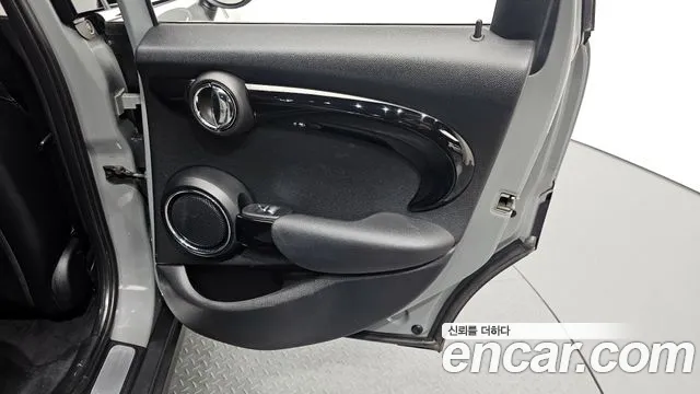 2018 Mini Cooper S 5Door Standard Sold VIN WMWXU3106J2D46935 – photo 16 2018 Mini Cooper S 5Door Standard Sold VIN WMWXU3106J2D46935 – photo 16