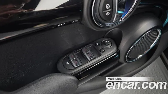 2019 Mini Cooper S 5Door Standard Sold VIN WMWXU310XK2H91471 – side profile 2019 Mini Cooper S 5Door Standard Sold VIN WMWXU310XK2H91471 – side profile