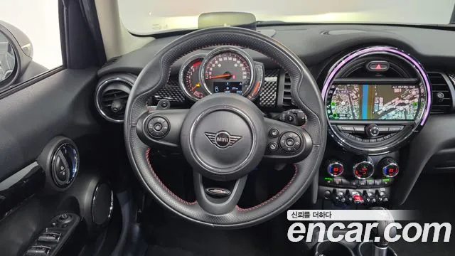 2019 Mini Cooper S 5Door Standard Sold VIN WMWXU310XK2H91471 – exterior detail 2019 Mini Cooper S 5Door Standard Sold VIN WMWXU310XK2H91471 – exterior detail