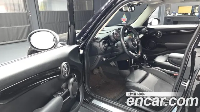 2018 Mini Cooper D 5Door HIGH Sold VIN WMWXV3100JTE92805 – front exterior 2018 Mini Cooper D 5Door HIGH Sold VIN WMWXV3100JTE92805 – front exterior