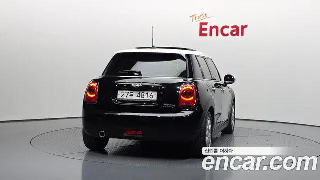 2018 Mini Cooper D 5Door HIGH Sold VIN WMWXV3100JTE92805 – exterior detail 2018 Mini Cooper D 5Door HIGH Sold VIN WMWXV3100JTE92805 – exterior detail