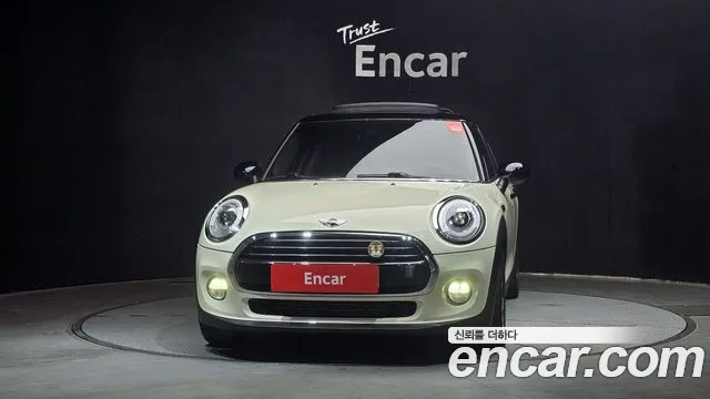 2018 Mini Cooper D 5door Standard Sold VIN WMWXV3101JTC99255 – front exterior 2018 Mini Cooper D 5door Standard Sold VIN WMWXV3101JTC99255 – front exterior