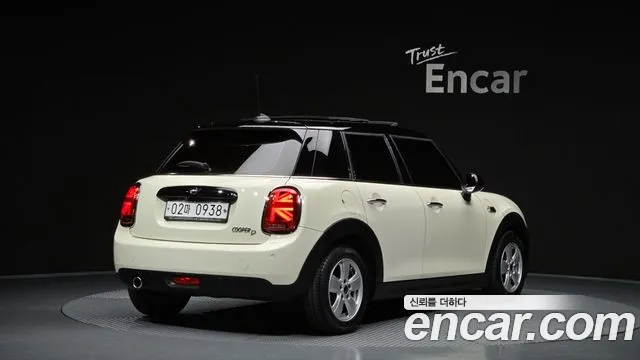 2019 Mini Cooper D 5Door Standard Sold VIN WMWXV3107KTF00061 – odometer reading