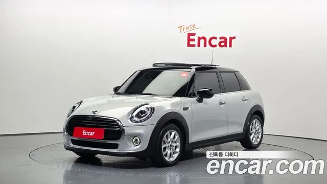 2021 Mini Cooper 5door High Sold VIN WMWXV7100M2N49356 – front exterior