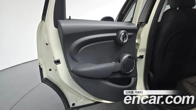 2021 Mini Cooper 5Door HIGH Sold VIN WMWXV7101M2N94306 – photo 22