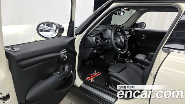 2021 Mini Cooper 5Door HIGH Sold VIN WMWXV7101M2N94516 – photo 27