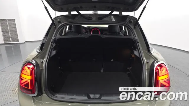 2020 Mini Cooper 5Door Standard Sold VIN WMWXV7102L2M58071 – interior seats