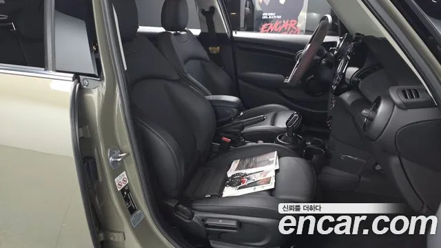 2020 Mini Cooper 5Door Standard Sold VIN WMWXV7102L2M58071 – photo 15