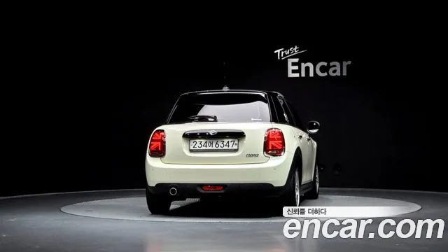 2020 Mini Cooper 5Door Standard VIN WMWXV7104L2L83440