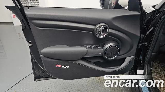 2021 Mini Cooper 5Door HIGH Sold VIN WMWXV7106M2N60409 – odometer reading 2021 Mini Cooper 5Door HIGH Sold VIN WMWXV7106M2N60409 – odometer reading