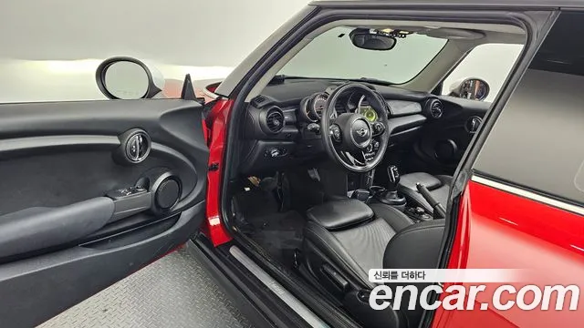 2018 Mini Cooper D Standard Sold VIN WMWXY3101JTE27095 – trunk area