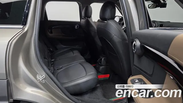 2020 Mini Cooper Countryman HIGH Sold VIN WMWYX3105L3M07908 – trunk area