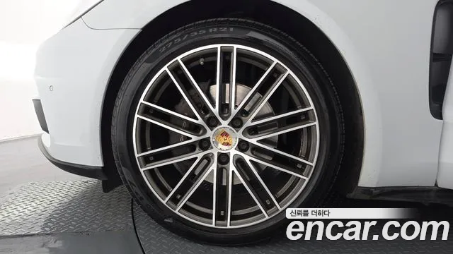 2018 Porsche Panamera (971) 3.0 AWD Sold VIN WP0AA2977JL106832 – side profile