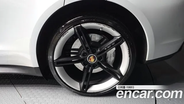 2022 Porsche Taycan 4S Sold VIN WP0AB2Y19NSA44004 – side profile