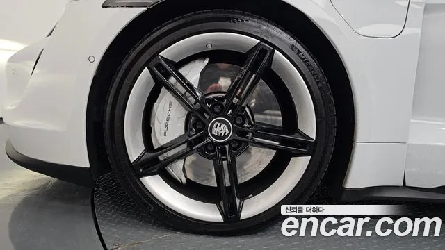 2020 Porsche Taycan 4S Sold VIN WP0ZZZY1DHDJDJ832 – undercarriage