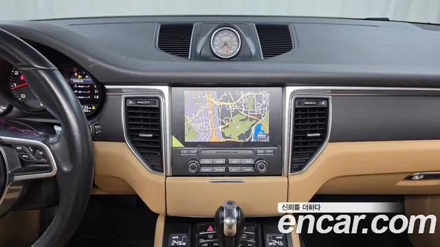 2018 Porsche Macan 2.0 Sold VIN WP1AA2950JLB17281 – interior seats