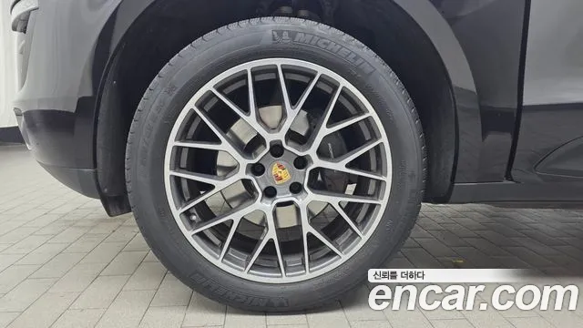 2018 Porsche Macan 2.0 Sold VIN WP1AA2950JLB17281 – photo 17