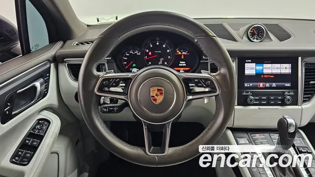 2018 Porsche Macan 2.0 Sold VIN WP1AA2950JLB23243 – photo 11