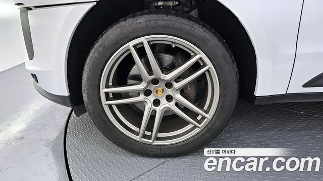 2021 Porsche Macan 2.0 VIN WP1AA2956MLB07469