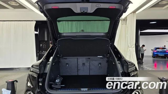 2025 Porsche Macan EV Base 4 Sold VIN WP1AA2XA4SL003329 – undercarriage 2025 Porsche Macan EV Base 4 Sold VIN WP1AA2XA4SL003329 – undercarriage