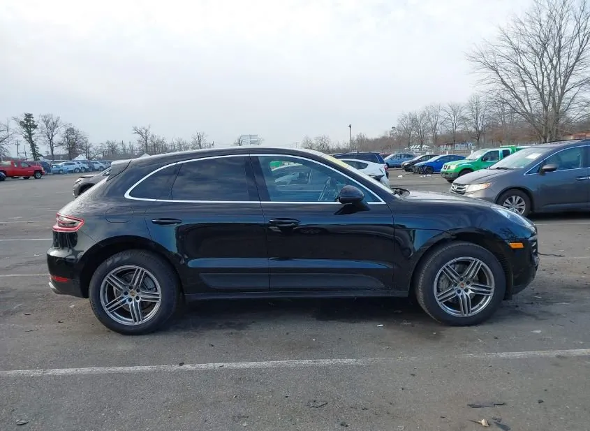 2018 PORSCHE Macan Used VIN WP1AB2A59JLB32225 – photo 16
