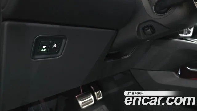 2025 Porsche Macan EV Turbo Sold VIN WP1AC2XA5SL176156 – exterior detail