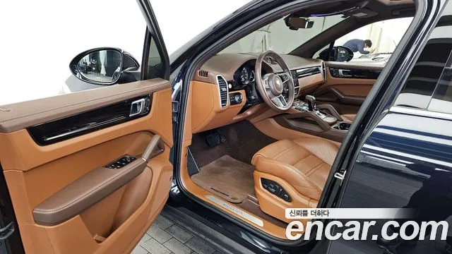 2022 Porsche Cayenne (Po536) 3.0 E-Hybrid Sold VIN WP1AE29Y0NDA39373 – front exterior