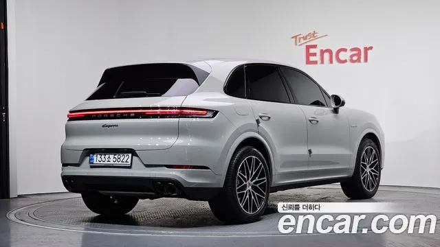 2024 Porsche Cayenne (PO536) 3.0 E-Hybrid Sold VIN WP1AE29Y1RDA41364 – trunk area 2024 Porsche Cayenne (PO536) 3.0 E-Hybrid Sold VIN WP1AE29Y1RDA41364 – trunk area