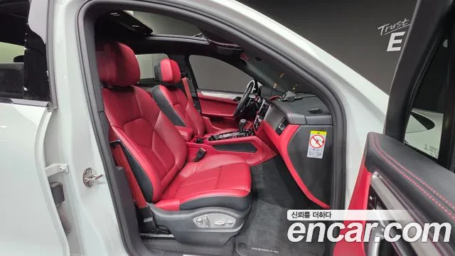 2023 Porsche Macan 2.9 S Sold VIN WP1AG295XPLB51283 – interior seats