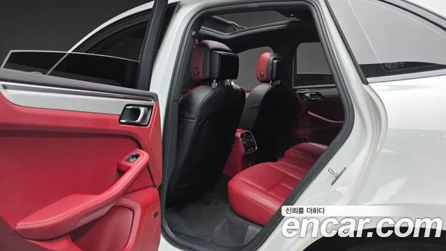 2023 Porsche Macan 2.9 S Sold VIN WP1AG295XPLB51283 – trunk area