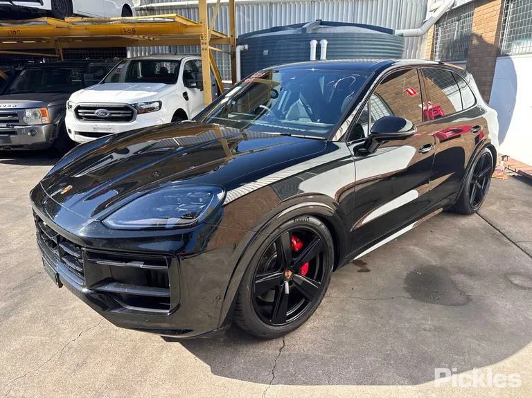 2025 Porsche Cayenne Used VIN WP1ZZZ9YZTDA25188 – interior seats 2025 Porsche Cayenne Used VIN WP1ZZZ9YZTDA25188 – interior seats