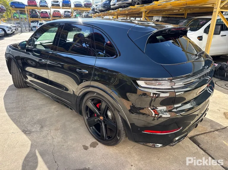 2025 Porsche Cayenne Used VIN WP1ZZZ9YZTDA25188 – undercarriage 2025 Porsche Cayenne Used VIN WP1ZZZ9YZTDA25188 – undercarriage
