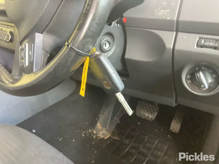 2012 Volkswagen Amarok Damaged VIN WV1ZZZ2HZCA055642 – undercarriage